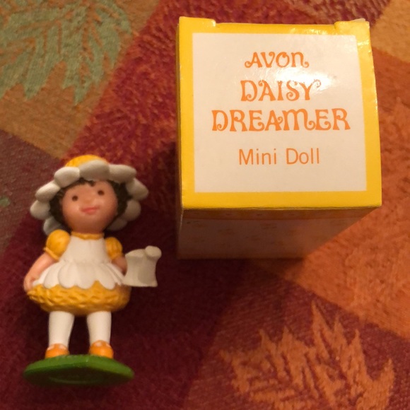 NIB Vintage 1983 Avon Products Daisy Dreamer Mini Blossom  Doll - Picture 1 of 16